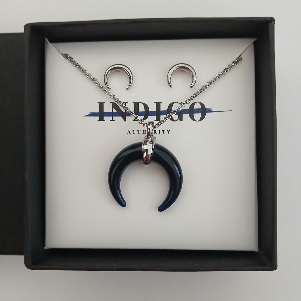 Indigo Authority Black Crescent Moon Earrings and Necklace Set